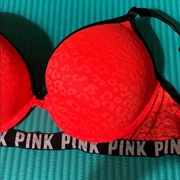 PINK VS bras - Picture 2 of 7